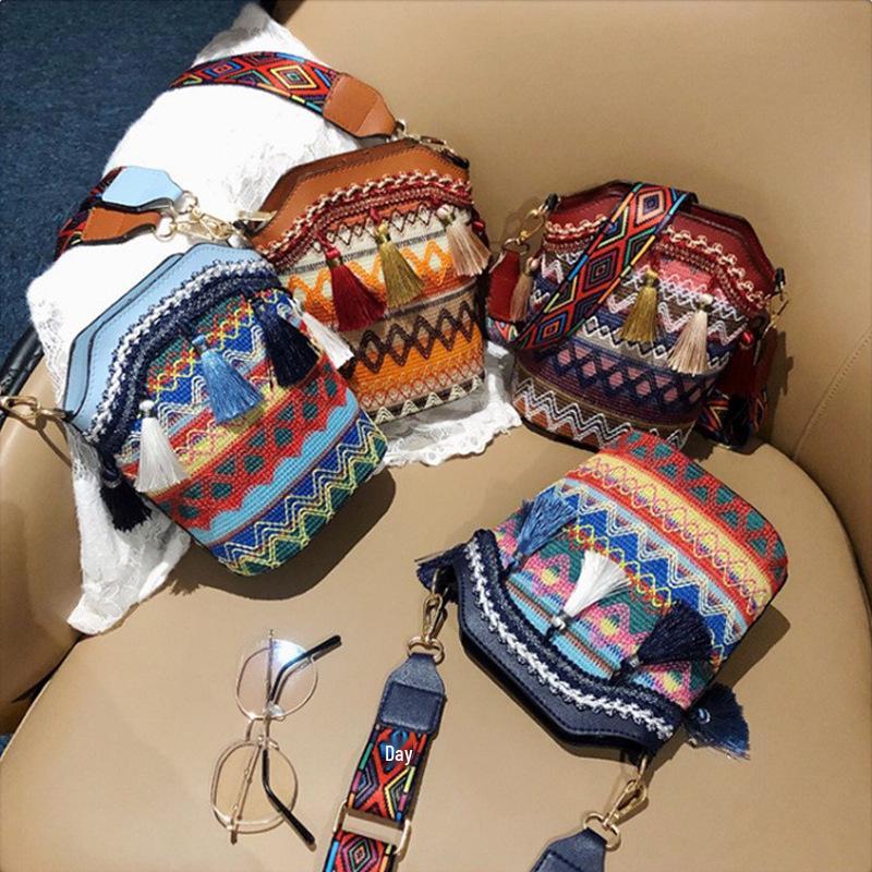 High-End 2025 Women's Ethnic Woven Tassel Crossbody Bucket Bag