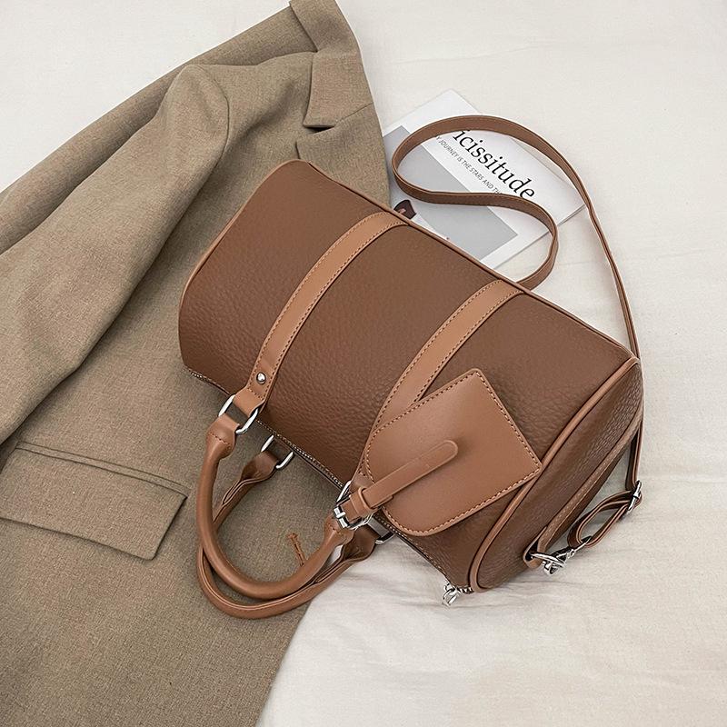 

Трендовая женская сумка-кроссбоди в форме подушки 2025: Универсальная сумка-шоппер большой вместимости 28x14x17