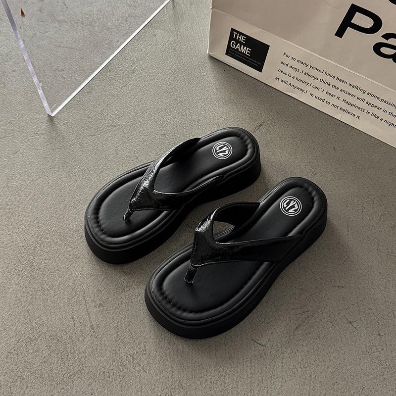 New Convenient and Comfortable Thick-soled Flip-flops for Women's Summer Wear with Toe Sandals and Beach Cool Slippers