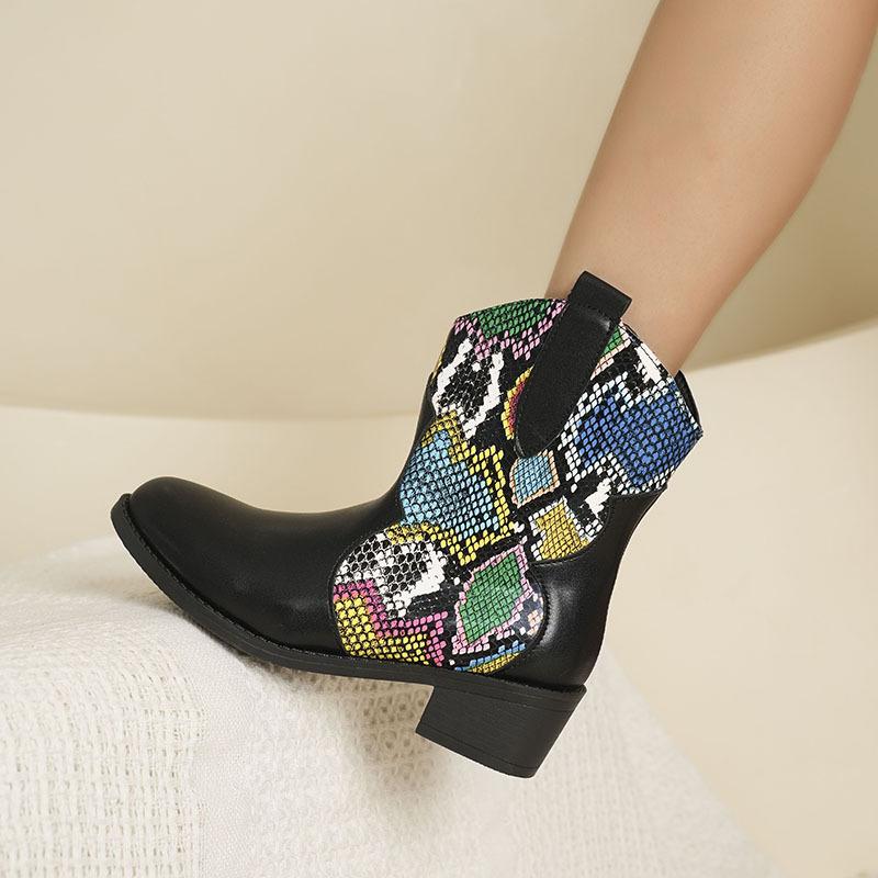 Europejskie i amerykańskie obuwie zewnętrzne duży rozmiar szpiczaste krótkie kowbojki damskie 2024 jesień i zima średni obcas buty Martin wish2025