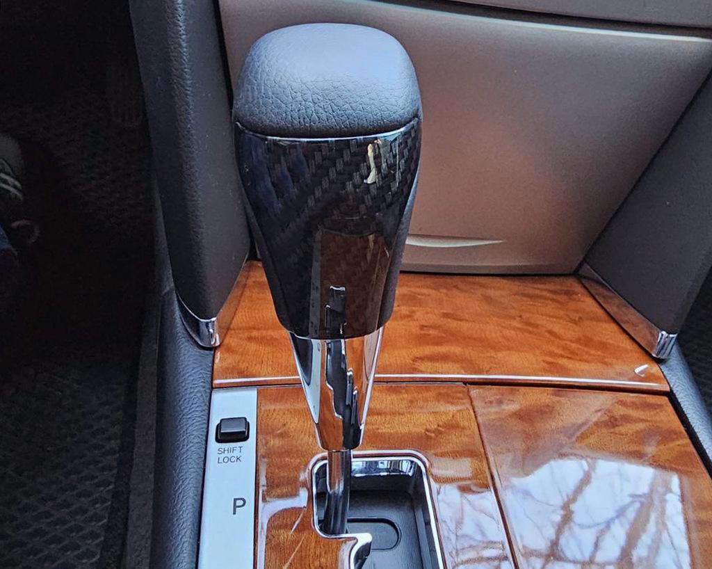 Gear Knob (Black Leather-2025carbon) for Toyota Land Cruiser 200