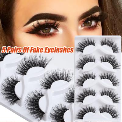 5 Paar hochwertiger künstlicher Wimpern sind unordentlich und gebogen, um tägliche falsche Wimpern zu simulieren.