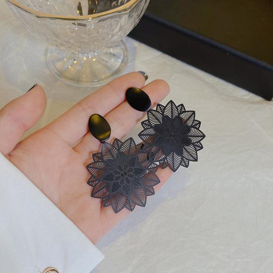 1 Pair Stud Earrings Exaggerated Temperament Slim Gothic Dainty Nonallergic Retro Hollow Flower Drop