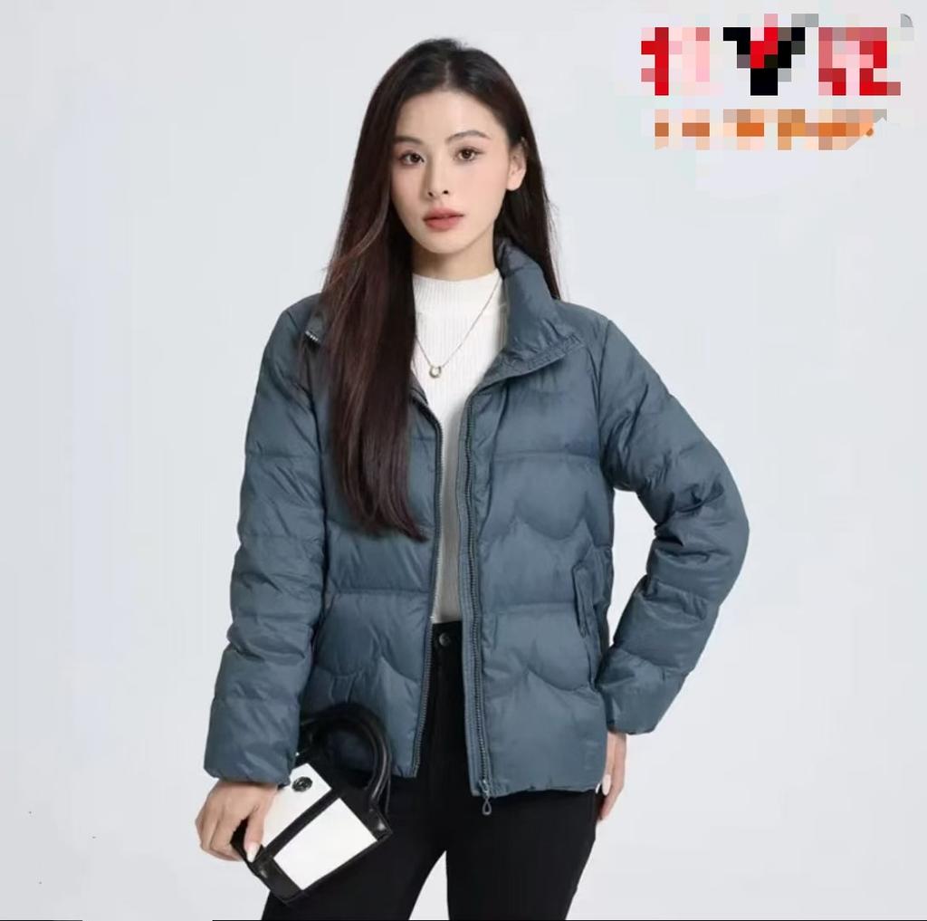 Thin and light stand-up collar down jacket for women's new middle-aged mother wear short fashion national style buckle duck down jacket