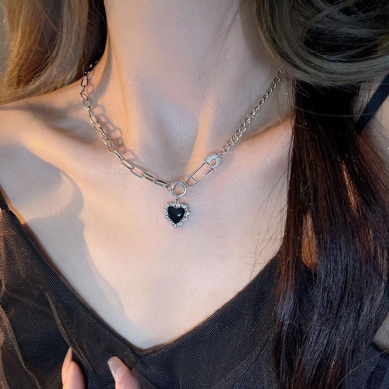 Luxury Black Zircon Love Butterfly Necklace For Women Sweet Crystal Chain Tassel Pendant Necklace Clavicle Choker Collar Jewelry
