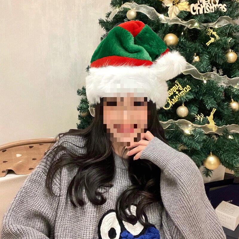 Christmas Tree Hat with Cute Santa Legs - Festive Headwear for Men & Women, Perfect Christmas Gift & Photo Prop