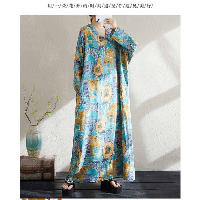 New V-neck Loose Plus Size Simple Vacation Style Long-sleeved Women's Long Dresses