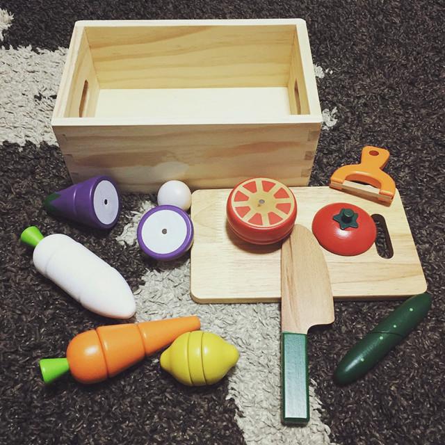 Wooden Magnetic Play Kitchen Set: Cuttable Fruits & Vegetables for Kids Pretend Play