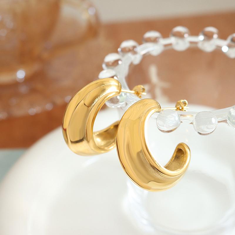 C-Shaped Textured Titanium Steel Earrings, 18k Gold-Plated, Minimalist European and American Style for Autumn/Winter, Christmas Edition F229