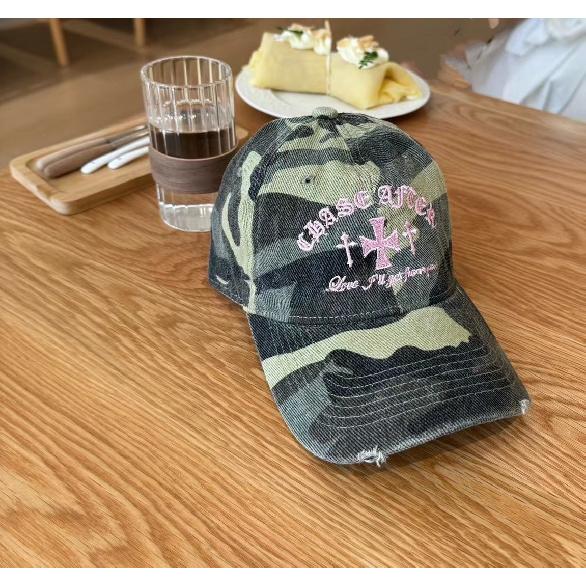Niche vintage-style cross-embroidered camouflage baseball cap for women, versatile streetwear soft-top hat