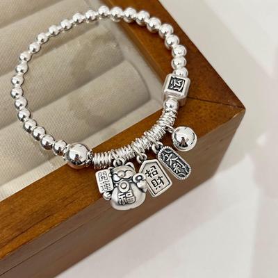 Pulseira Gato da Sorte em Prata de Lei S925 com Pingentes de Paz, Alegria e Prosperidade - Design Redondo Versátil de Alta Qualidade para Mulheres.