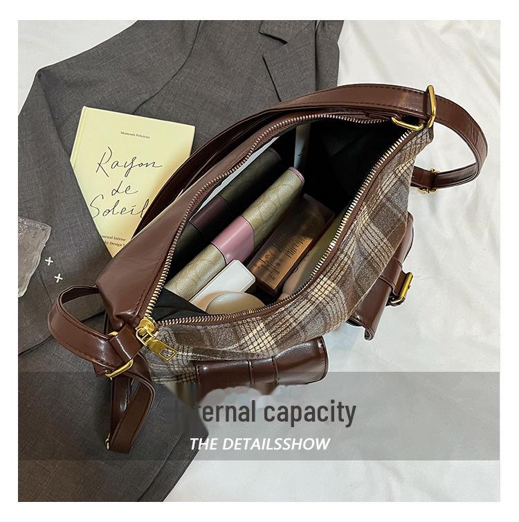 2024 Retro Wool Contrast Color Shoulder Bag - Cross-border Fashion for Autumn/Winter