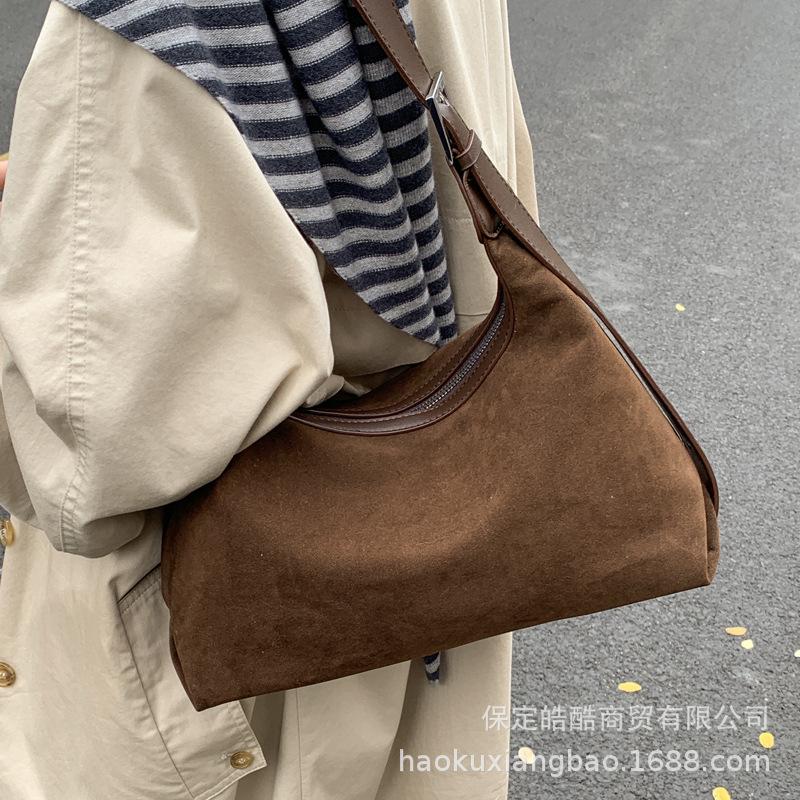 Suede bag women's large capacity 2025 new autumn and winter retro shoulder messenger bag commuter tote bag women's bag