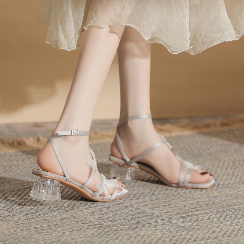 

2025 summer new square head open-toed middle heel fairy style temperament with butterfly flower crystal and cool slippers for women 40 серебряный