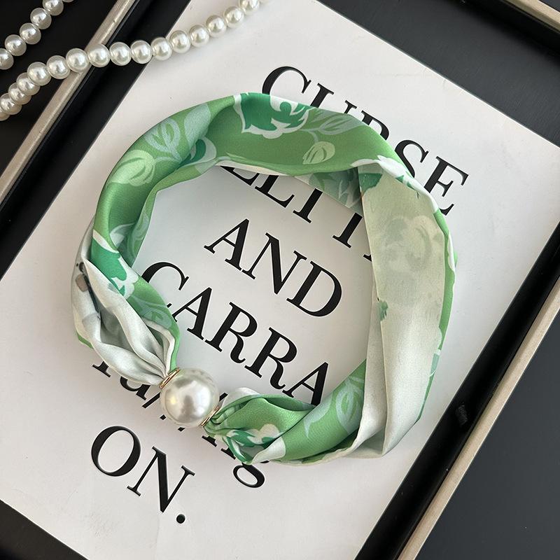 Pearl necklace women's magnetic buckle silk scarf high-end spring and summer new niche wear printed silk scarf scarf