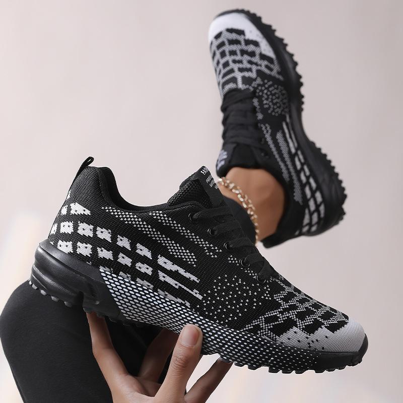 Large size fly-woven breathable casual shoes spring and autumn mesh comfortable and lightweight running shoes soft sole non-slip sports shoes new