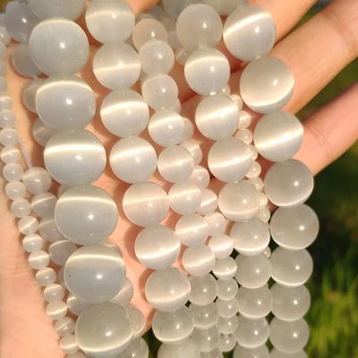 Vairumtirdzniecība AAA Baltas kaķacs akmens apaļas krelles 4 6 8 10 12 mm dabīgā akmens krelles rotaslietu izgatavošanai rokassprādzes kaklarotas DIY 15''