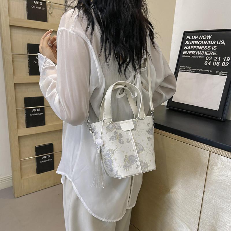 Stylish And Trendy Women's 2024 Summer Pu Bucket Shoulder Bag With Inner Pouch