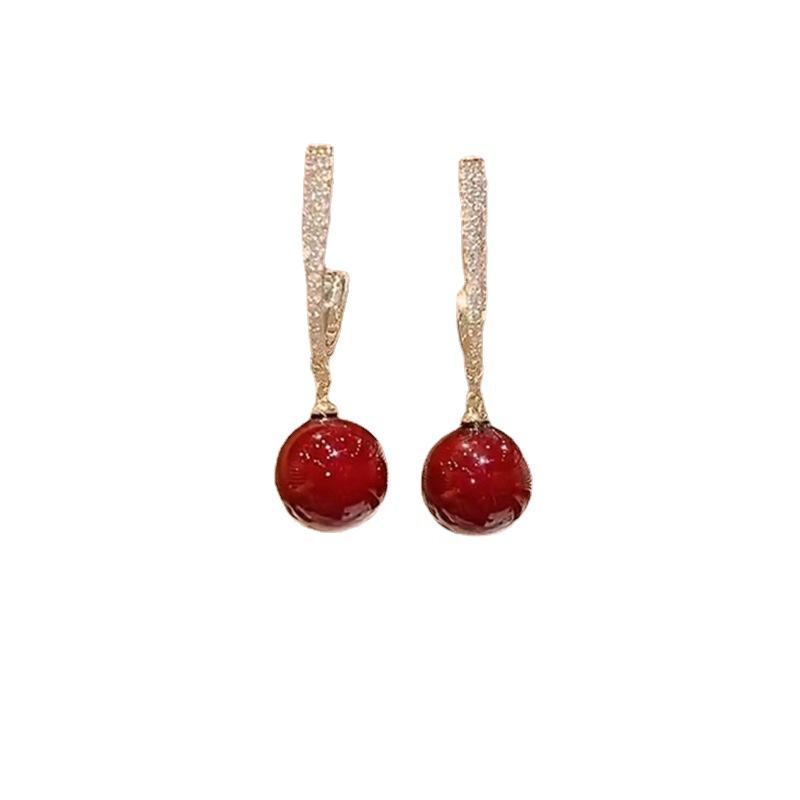 Exquisite and Versatile High-end Earrings with Elegant Temperament