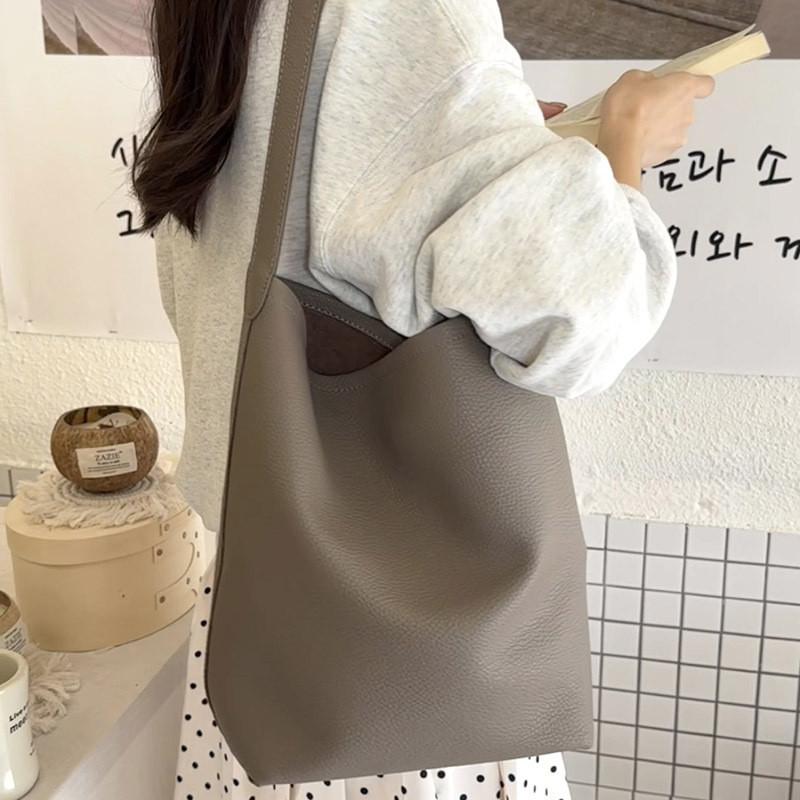 IELGY Autumn Winter Simple Large-Capacity One-Shoulder Underarm Bag Commuter Retro Bucket Bag