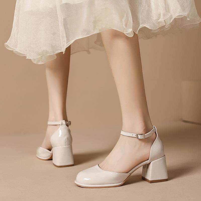 Women's Shoes Soft Leather Hollow Thick Heel Square Head Medium Heel Bag Head Sandals Women's One-word Buckle Single Shoes Women