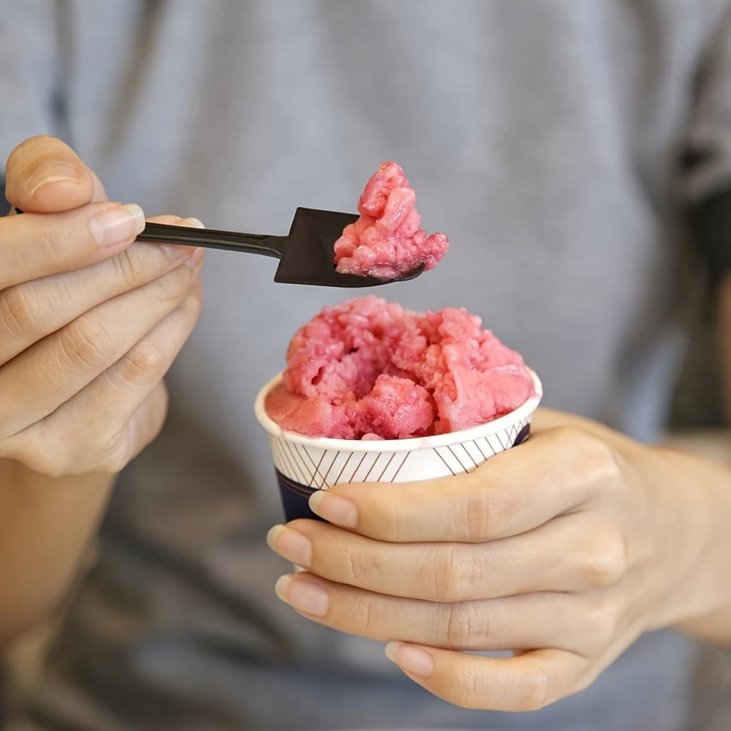 100pcs Disposables Cake Dessert Spoon Plastics Shovel Vintage Shovel Ice Cream Eating Yogurt Spoon Fashionable Tableware