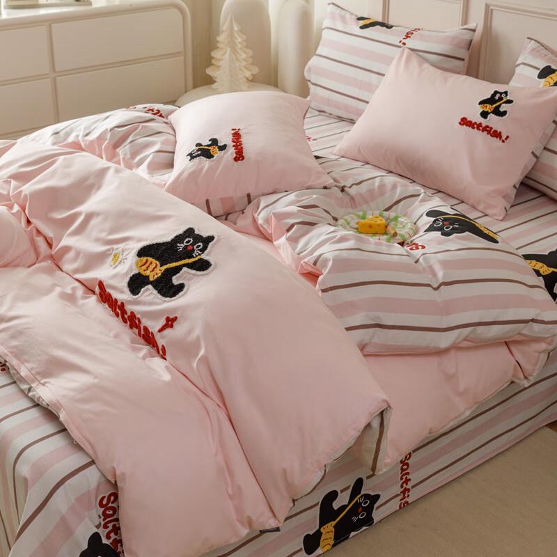 Lilang Cartoon Three Piglets Four-Piece Bedding Set