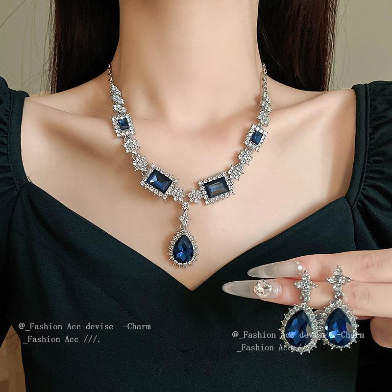Diamond-encrusted Square Water Drop Splicing Necklace Set, Light Luxury High-end Pendant, Collarbone Chain, Exquisite Necklace Jewelry for Women