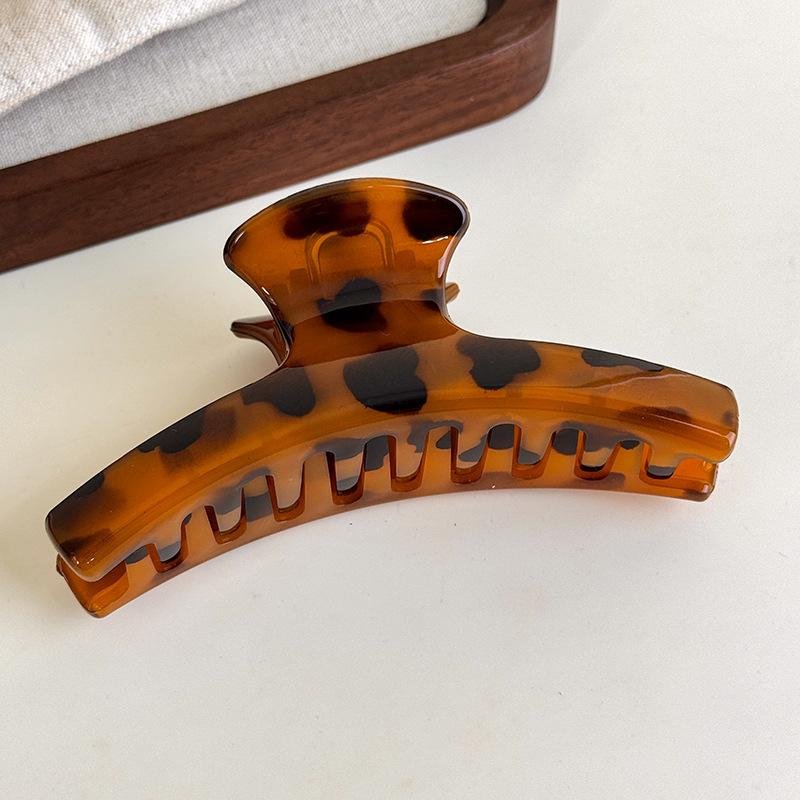 French Style Hair Claw Clips for Women Retro Leopard Print Hair Clip Hairpins Elegant Shark Clip Barrettes Crab Clamp Headwear