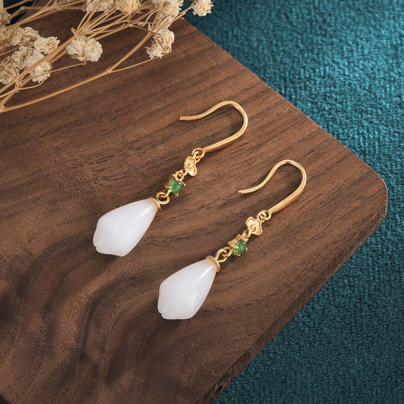 

Retro Chinese Hanfu Earrings: Ancient Gold Clouds & Synthetic White Jade Magnolia