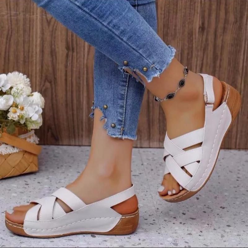 Neue Sandalen Damen Sommer Plateau Pantoletten Damen Bequeme Leichte Keilsandalen Frau Dicke Sohle Rutschfest Strandschuhe