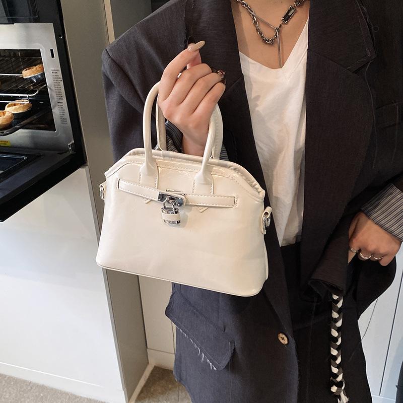 Portable Premium Casual Bag Women's 2025 New Korean Version Fashion Versatile Shoulder Bag Trend Versatile Casual Women's Bag