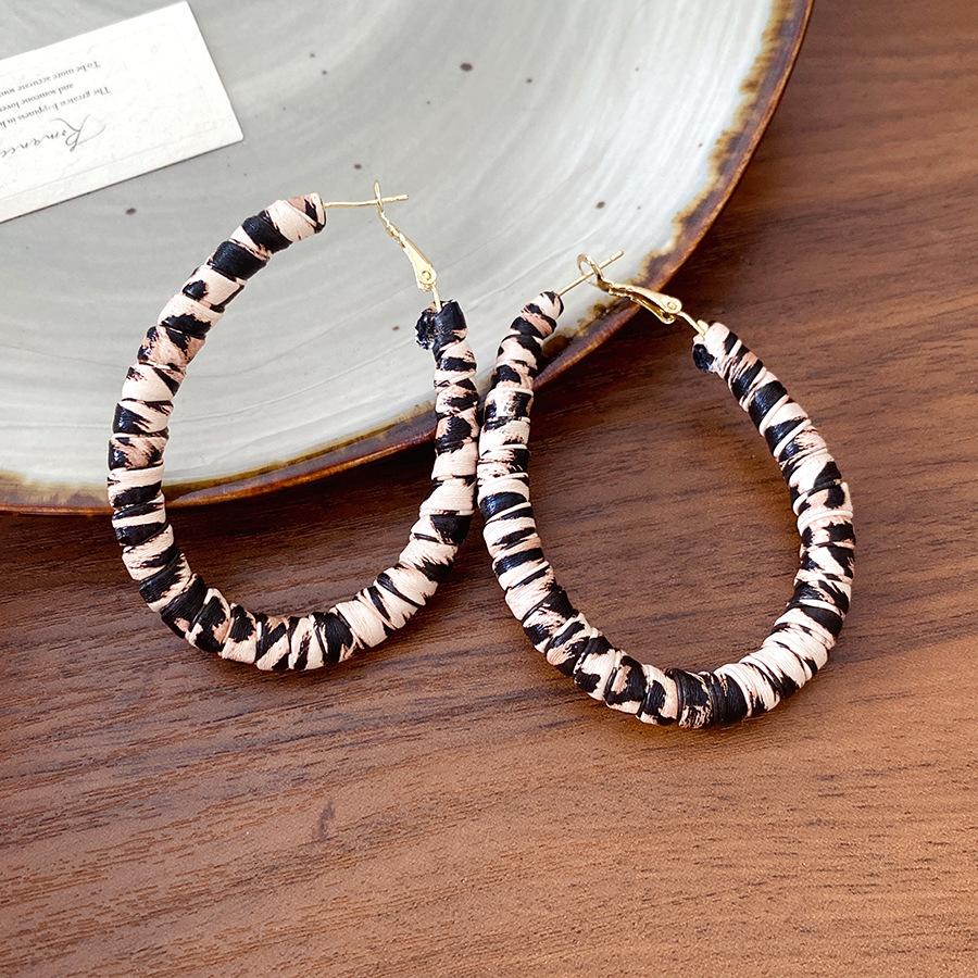 Silver needle Maillard style retro round leopard print wrapped earrings personalized fashion stud earrings niche high-end earrings women