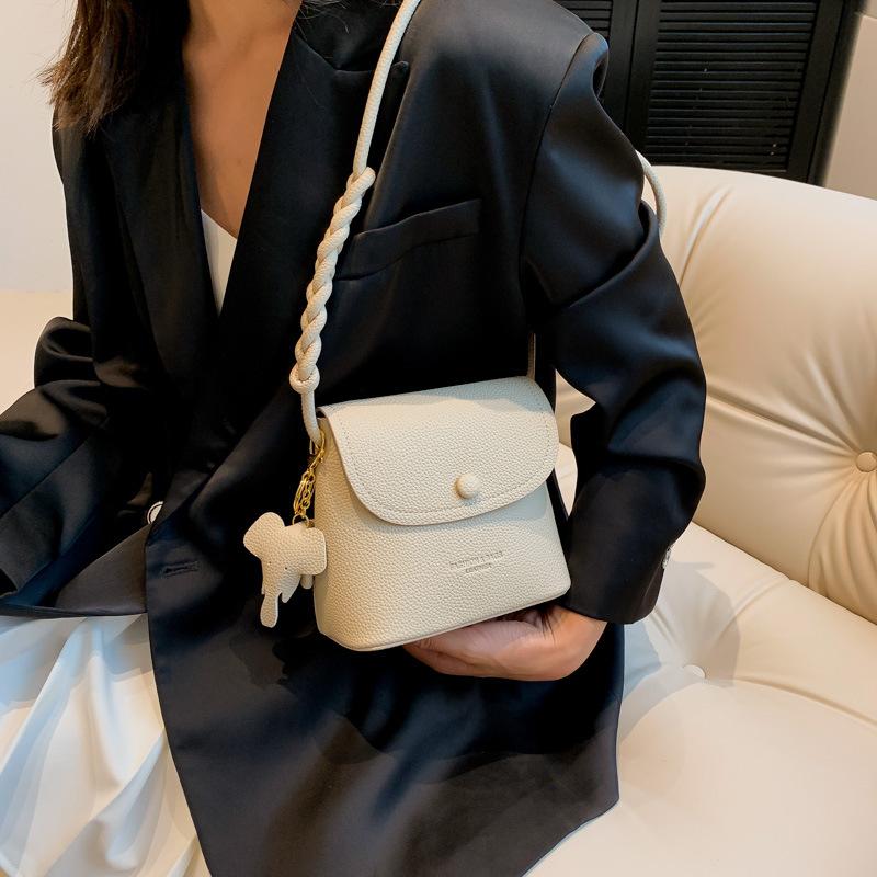 Casual Retro Small Bucket Bag, New Women's Bag, Popular Versatile Messenger Bag, Fashionable Commuter Small Square Bag