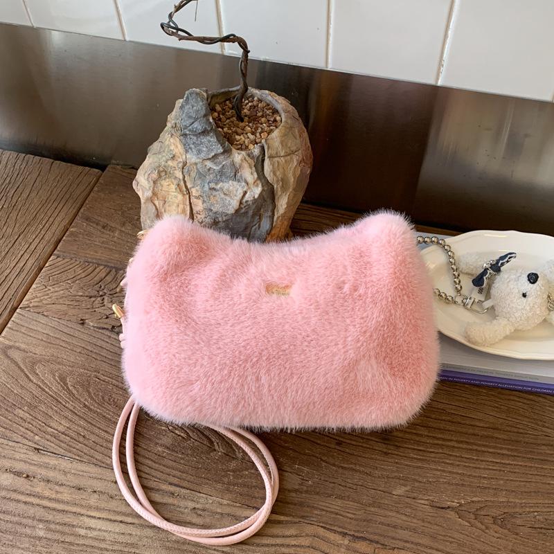 Plush bag women's 2025 autumn and winter niche plush shoulder bag popular fashion commuter messenger small square bag