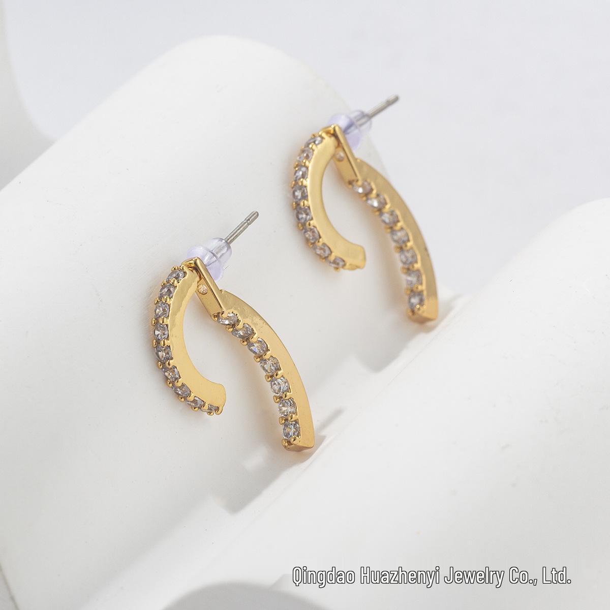 

Неправильной формы серьги-пусеты с цирконами - Не тускнеющие, Высококачественное вакуумное покрытие, Европейская и американская мода для женщин золотой