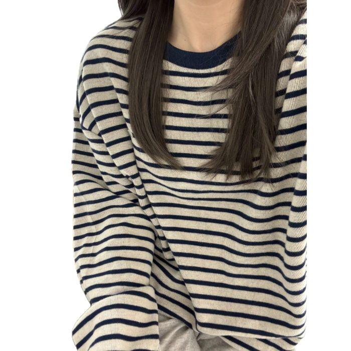 Korean Oversized Striped Crewneck Sweatshirt for Women - Casual Long-Sleeve T-shirt for Spring/Autumn.