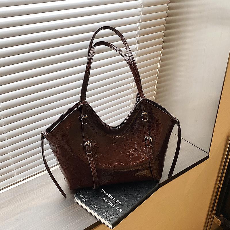 Women's bag new trendy retro commute to work tote bag large capacity shoulder bag underarm bag