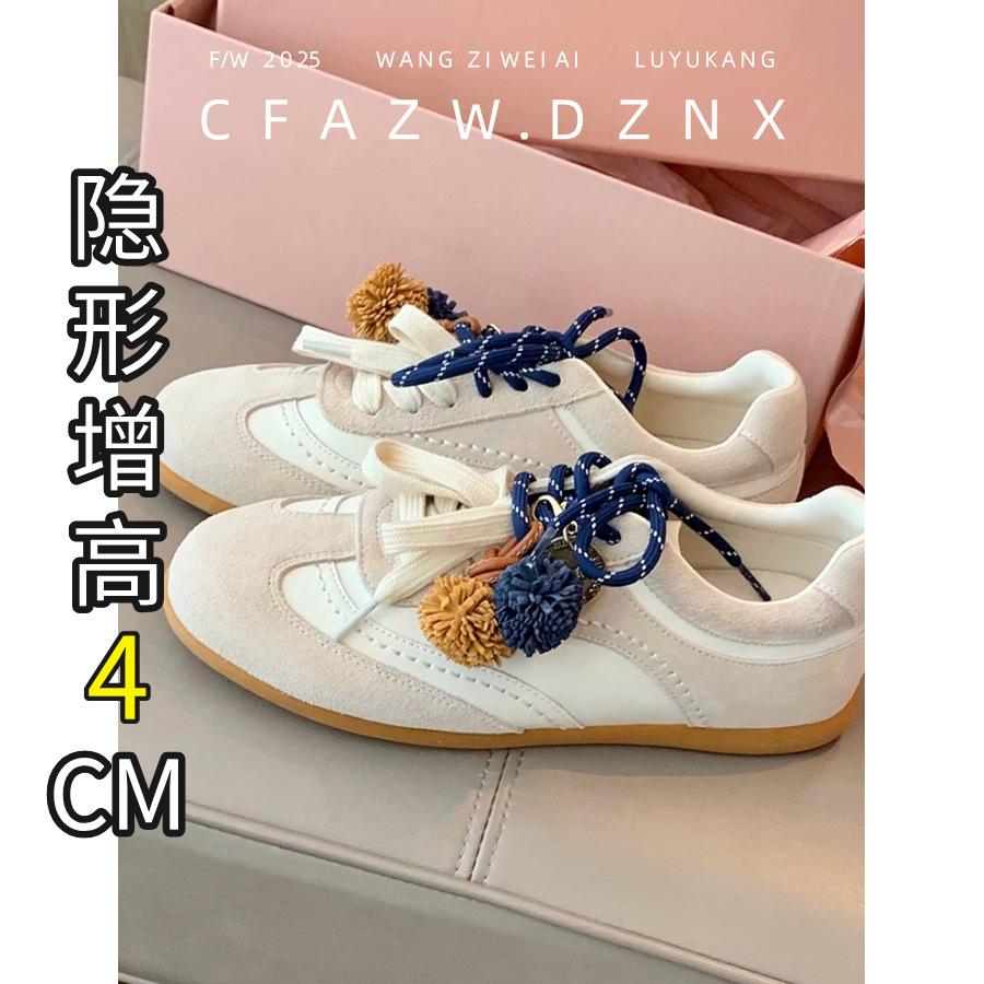 

2025 осень новые матовые на шнуровке круглый носок плоская подошва немецкие тренировочные женские туфли мягкая подошва универсальные повседневные кеды одинарная обувь женские старшие 35