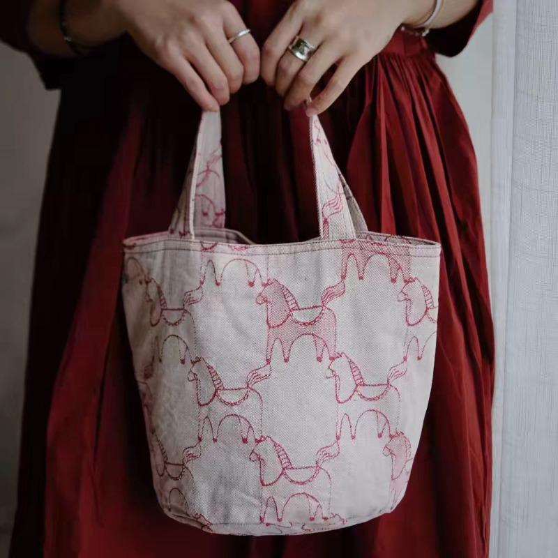 

Spring Horse Year Chinese New Year Festival Red Polka Dot Tweed Hand Bucket Bag Hand Carry Vegetable Basket Bag розовый