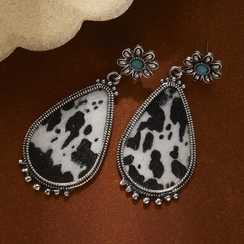 

Vintage Bohemian Earrings Women S Exaggerated Alloy Diamond Leopard Leather Ear Jewelry