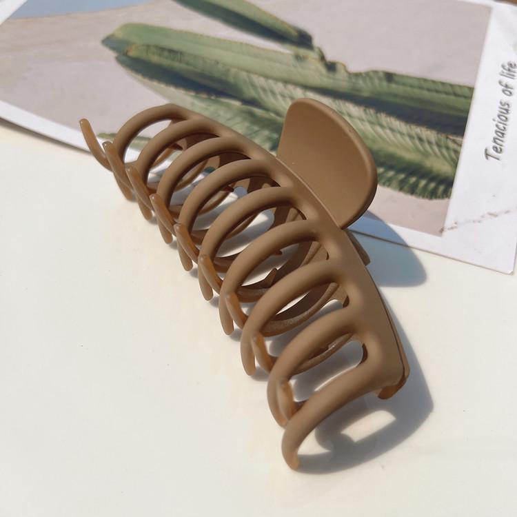 Großer französischer Retro-Klammer-Haarclip für elegante Damenfrisuren.