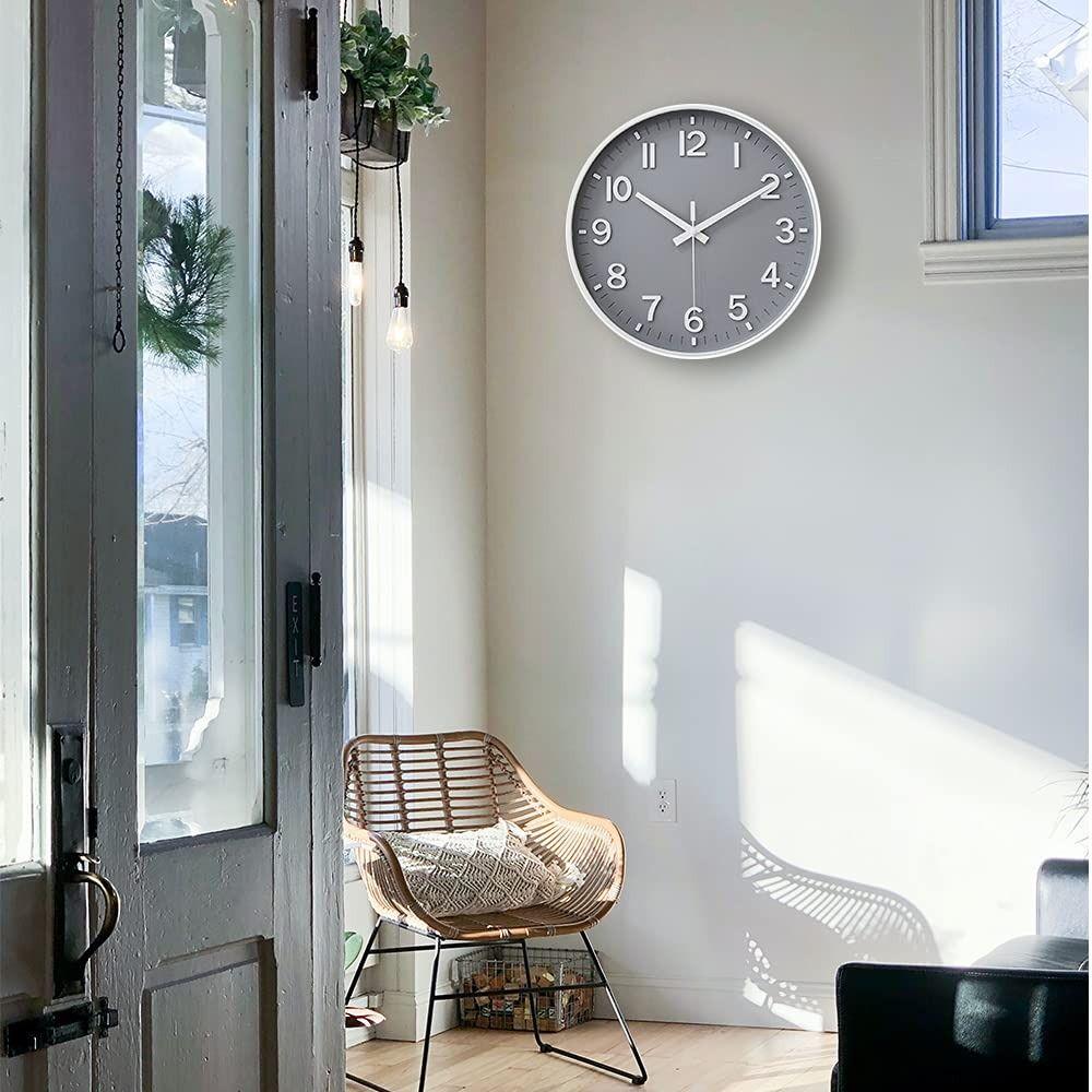Silent Wall Clock Round Mute Clock Wall Decoration Hanging Watch Hotel