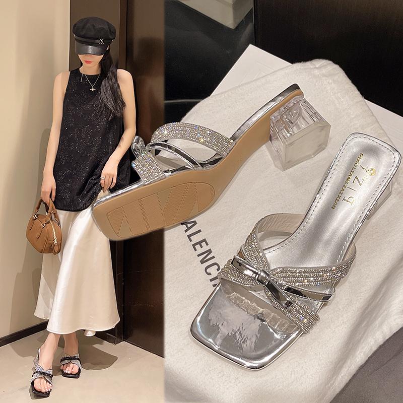 Fashion Shiny Rhinestone Flat Slippers for Women 2025 Summer New Open Toe Sandals Fashionable Beach Party Women's Shoes Flip Flops Women