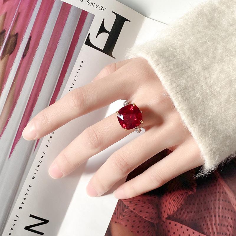 Autumn And Winter Jewelry Copper Bottom Gold-Plated Simulation Red Corundum Princess Square Light Luxury Ring Female 14 * 14