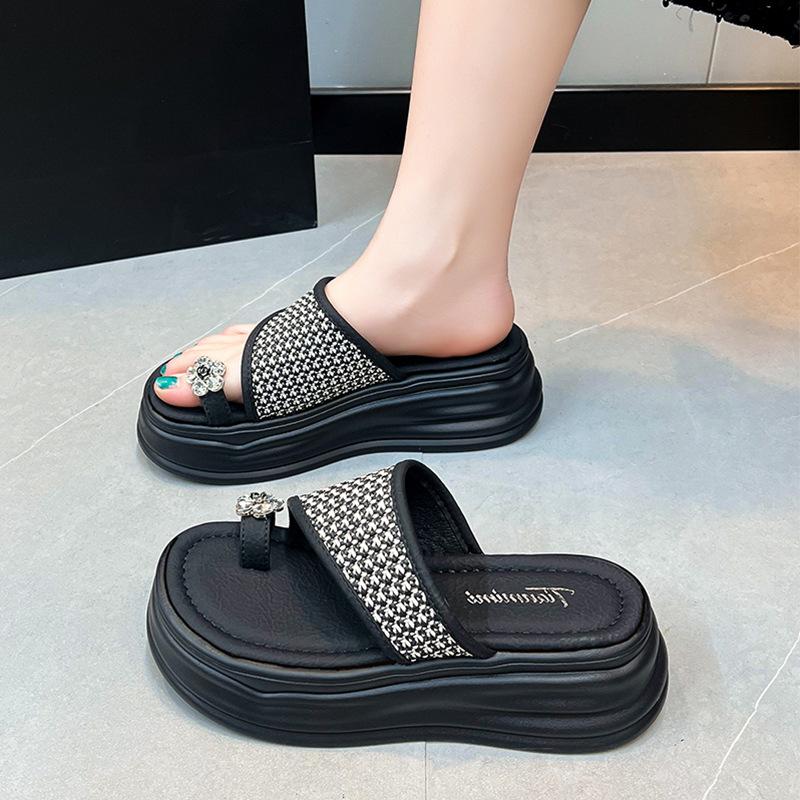Casual, Fashionable and Comfortable One-word Drag Women's 2025 Summer New Thick-soled Heightening Toe Slippers Women Wear Sandals Tide