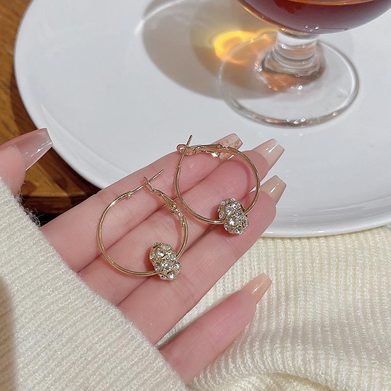 South Korean Elegant Zircon Hoop Earrings - Trendy, Versatile Plain Hoops with Love Design