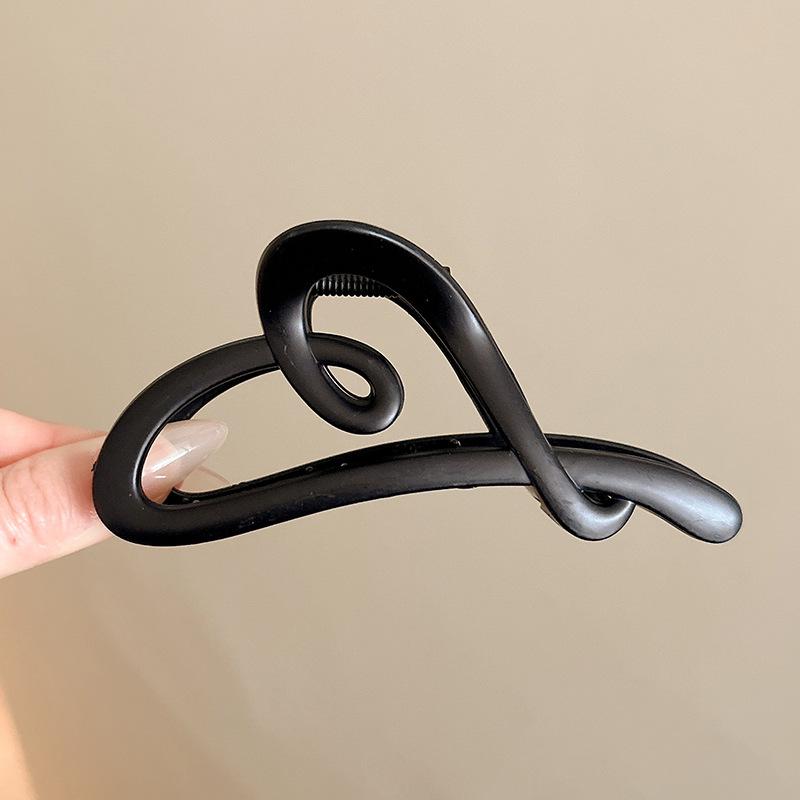 

Trendy Fashion Elegant Plush Grab Clip Women s Large Hair Volume High-Level Sense Clip Hairpin Autumn and Winter Back Head Shark Clip Hairpin Headwear