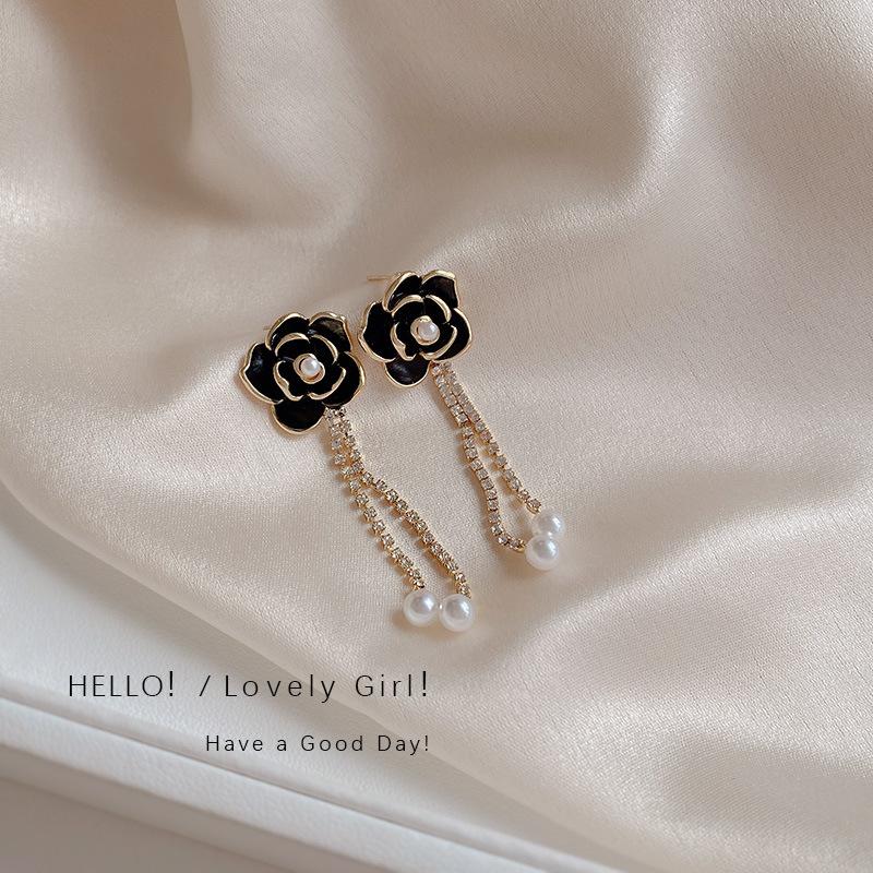 Korean Style Fashion Pearl Camellia Earrings For Women Girls Crystal Pendant Jewelry Lady Trendy Vintage Accessories Ear Rings