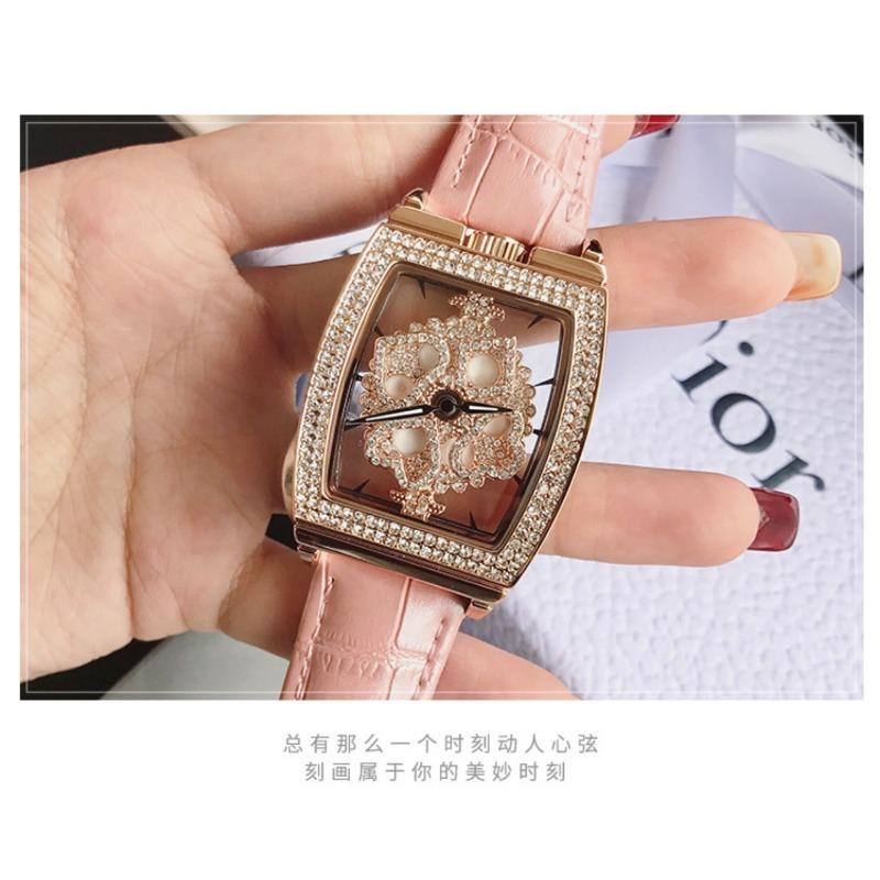 

Новые женские часы в стиле бочонка с полым прозрачным вращающимся циферблатом и стразами